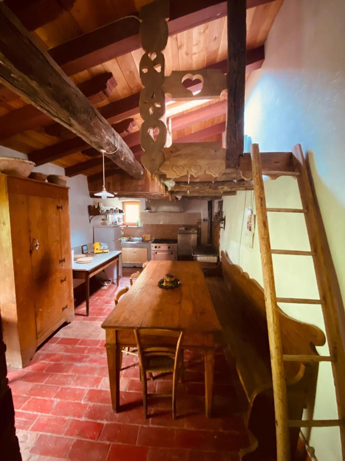 Dossena Dimora Storica Al Lac Conte Tomaselli Villa Madonna della Costa Luaran gambar
